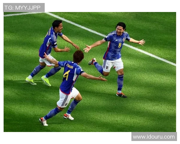 双卡盘足球的魅力与战术解析让你领略全新足球体验